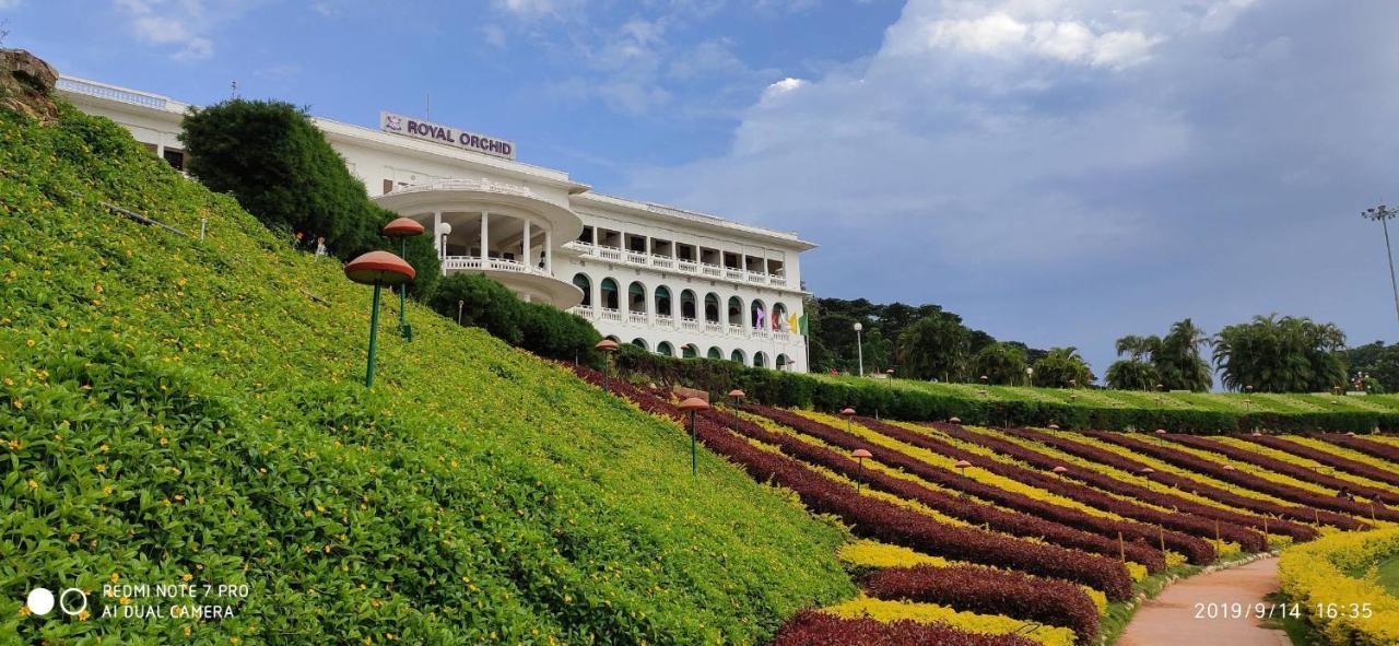 โรงแรมรอยัล ออร์คิด บรินดาวัน การ์เด้น Belagula ภายนอก รูปภาพ