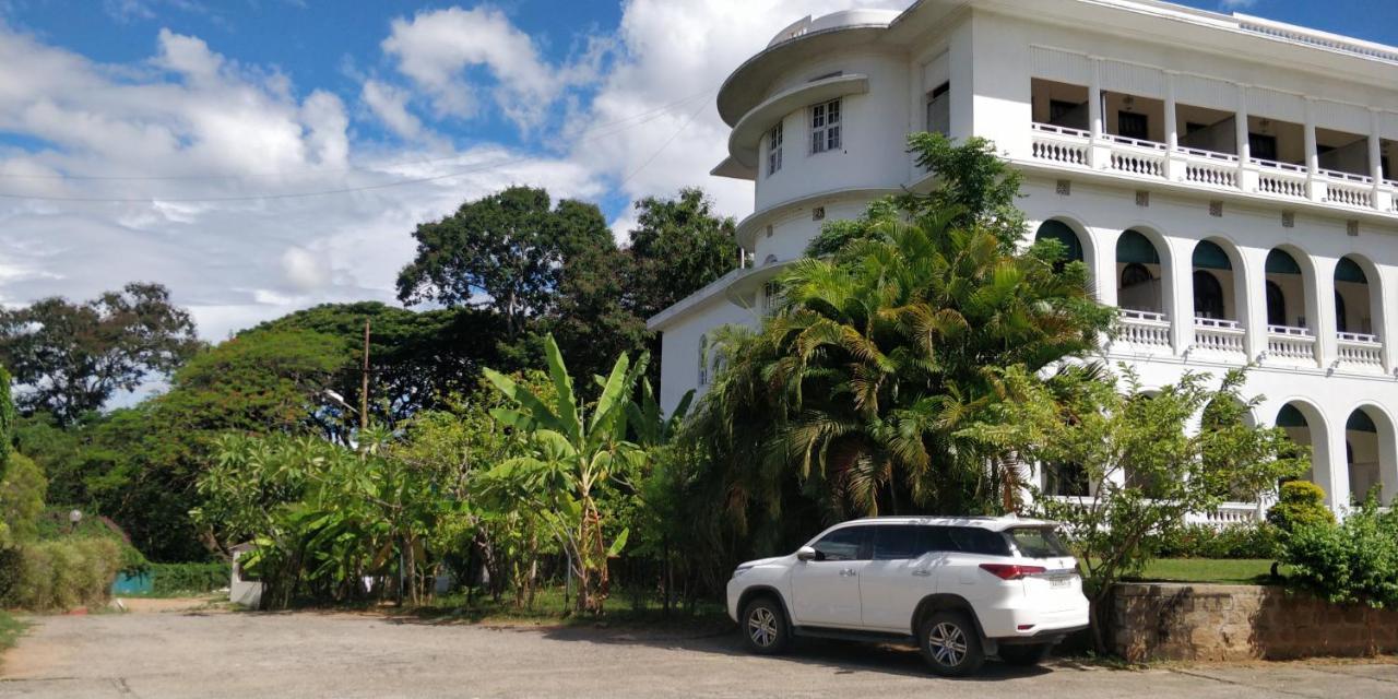 โรงแรมรอยัล ออร์คิด บรินดาวัน การ์เด้น Belagula ภายนอก รูปภาพ