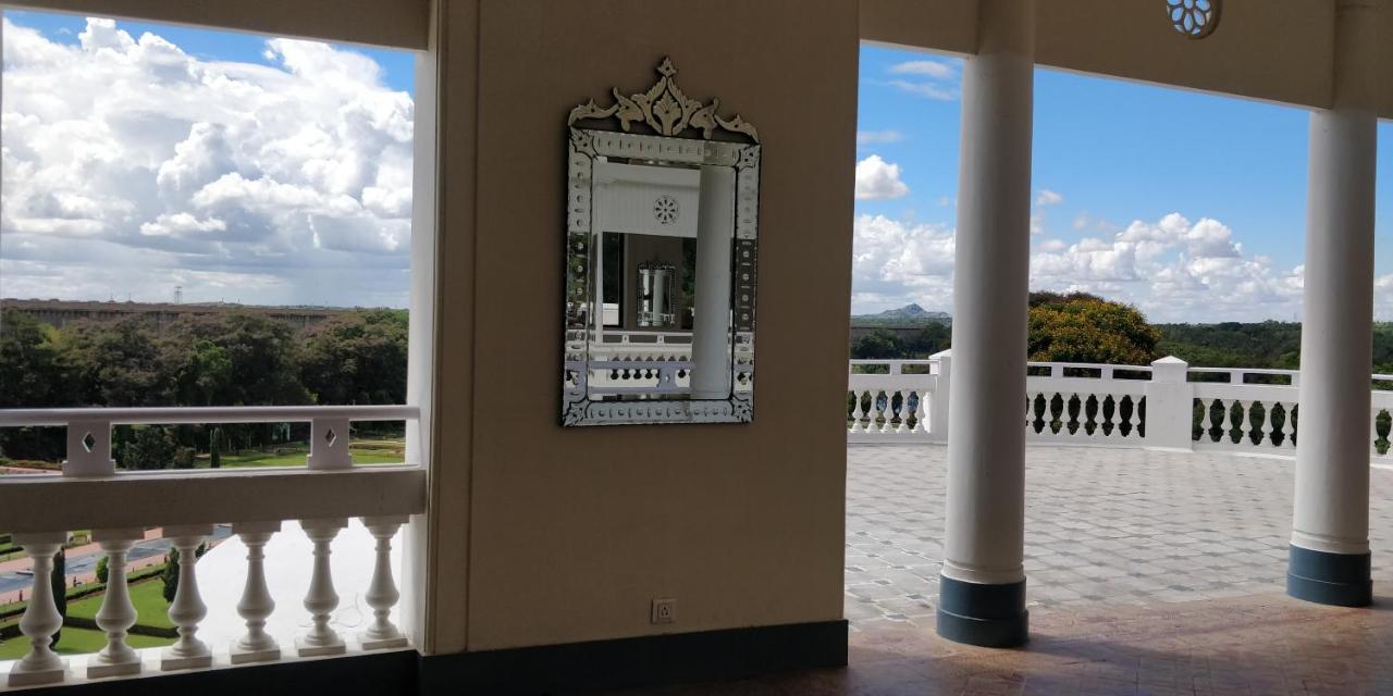โรงแรมรอยัล ออร์คิด บรินดาวัน การ์เด้น Belagula ภายนอก รูปภาพ
