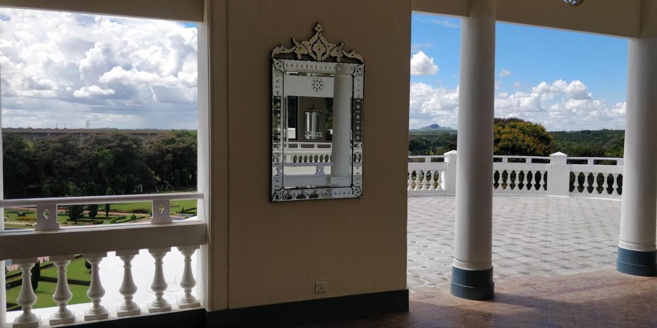 โรงแรมรอยัล ออร์คิด บรินดาวัน การ์เด้น Belagula ภายนอก รูปภาพ
